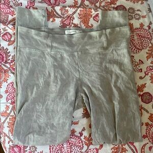 Talula gray lightly tie dyed soft cotton leggings size Medium